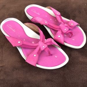 Clarks leather flip-flops